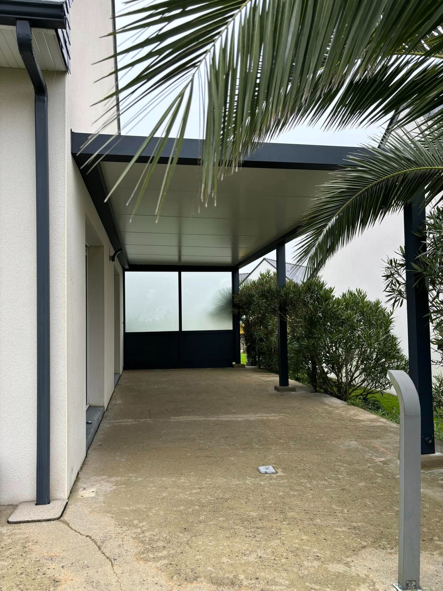 Pergola adossée toit plein