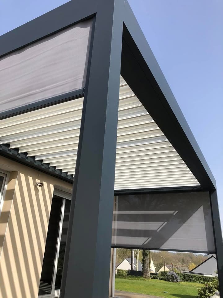 Pergola avec stores screens et lames